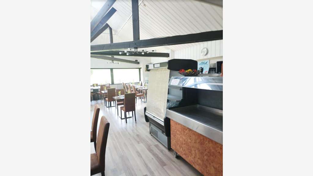 AV murs commerciaux 300m² Châteauneuf du Faou