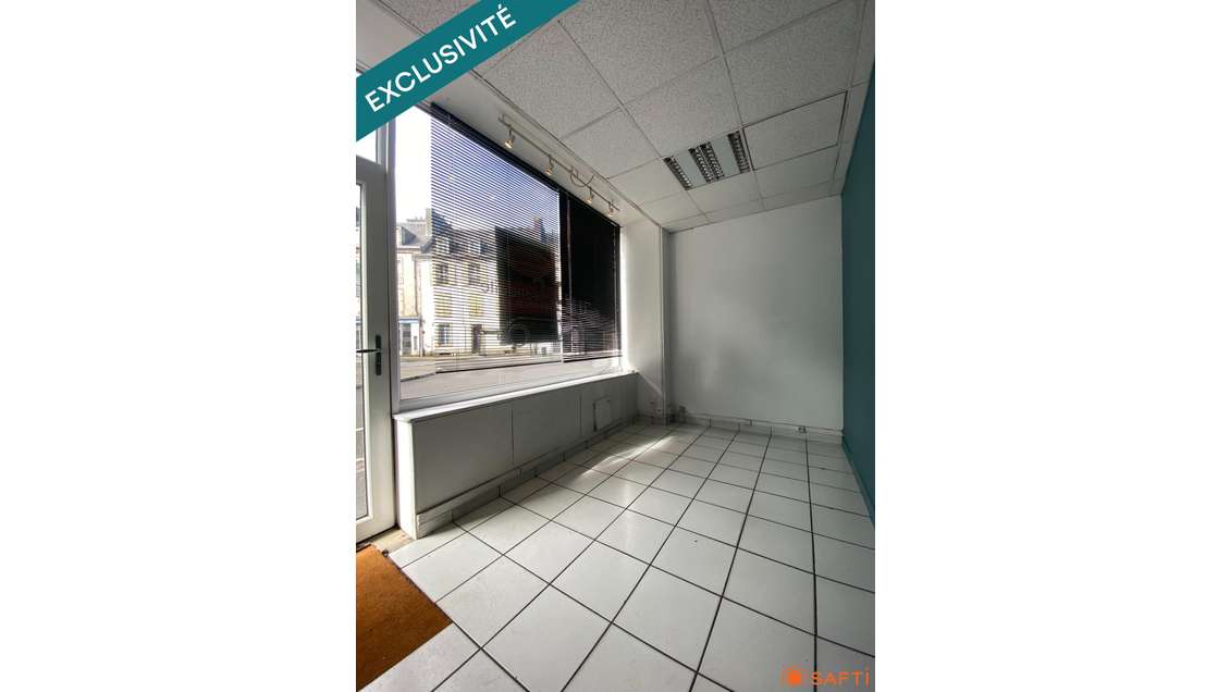 Local commercial en pied d'immeuble.