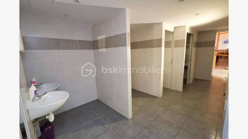 AV immeuble mixte + 490m² à Quimper Kerfeunteun
