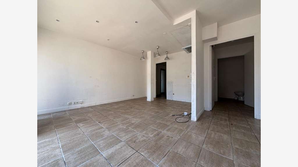 Vente local commercial avec vitrine 35m² à Quimper