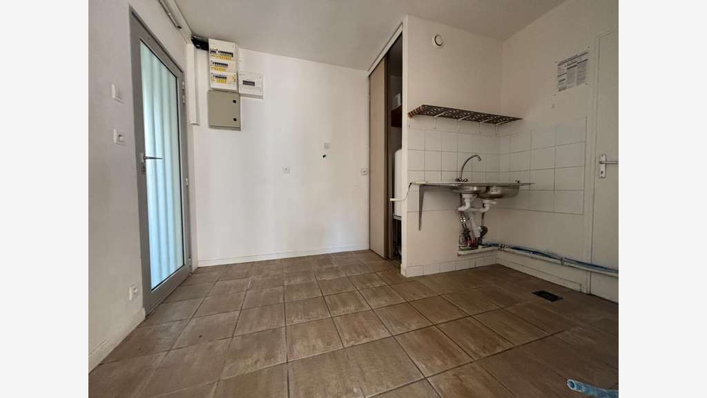 Vente local commercial avec vitrine 35m² à Quimper