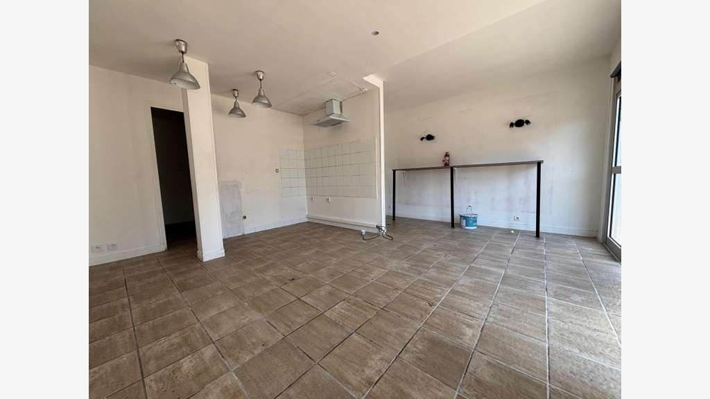 Vente local commercial avec vitrine 35m² à Quimper