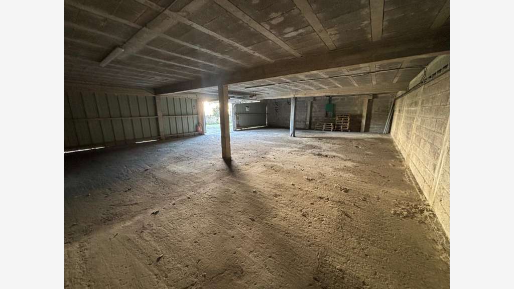 À VENDRE LOCAL COMMERCIAL 735 m² QUIMPER