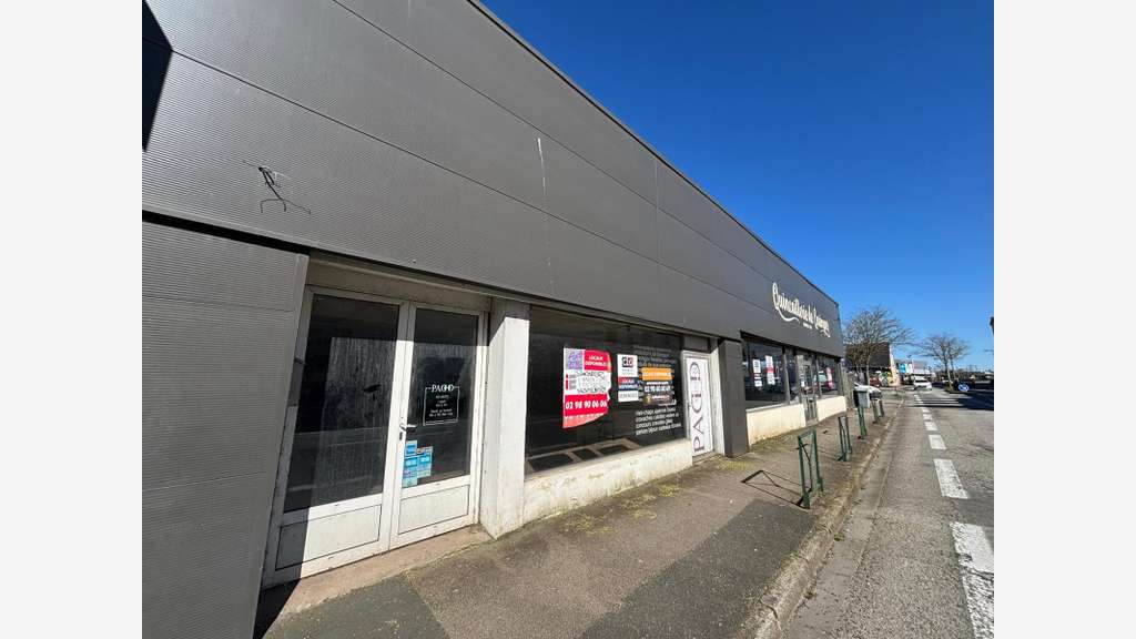 À VENDRE LOCAL COMMERCIAL 735 m² QUIMPER