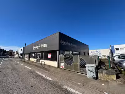 À VENDRE LOCAL COMMERCIAL 735 m² QUIMPER