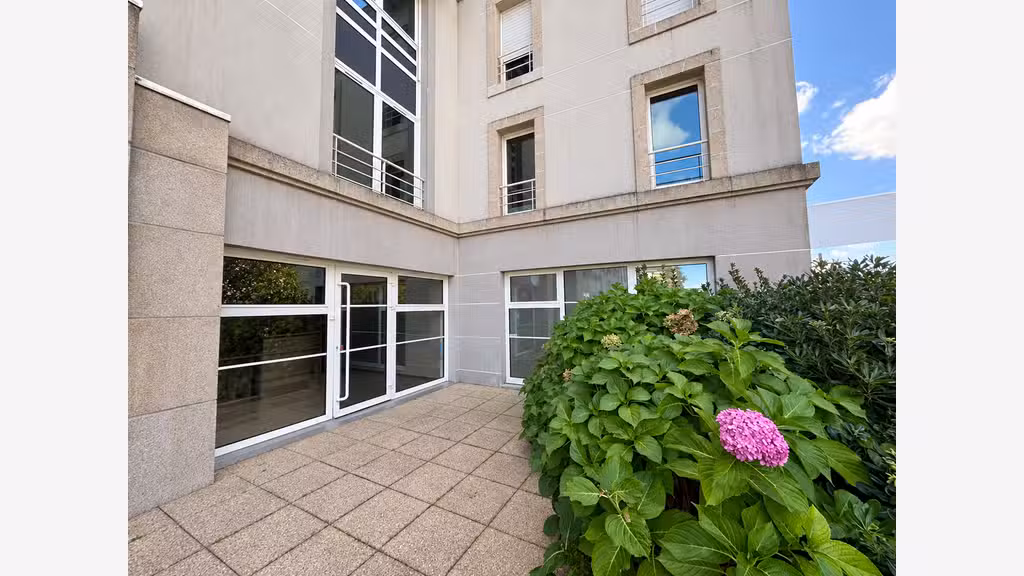 AV local professionnel 130m² Quai Odet Quimper