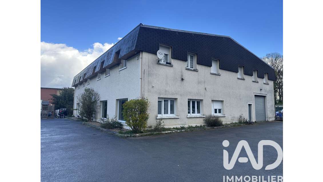 Vente local commercial 800m² à Quincy-sous-Sénart