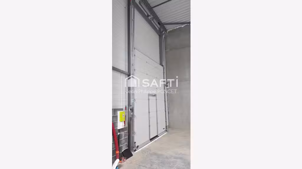 Vente bâtiment 331m² avec bureaux à Rang-du-Fliers