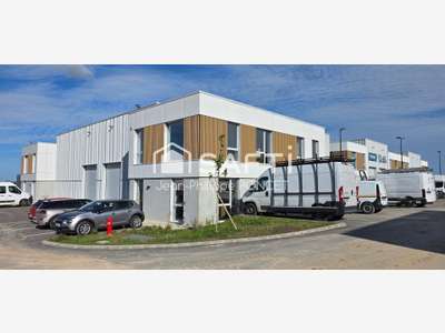 Vente bâtiment 331m² avec bureaux à Rang-du-Fliers