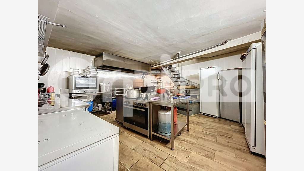 AV local commercial 130m² accès facile à Rantigny