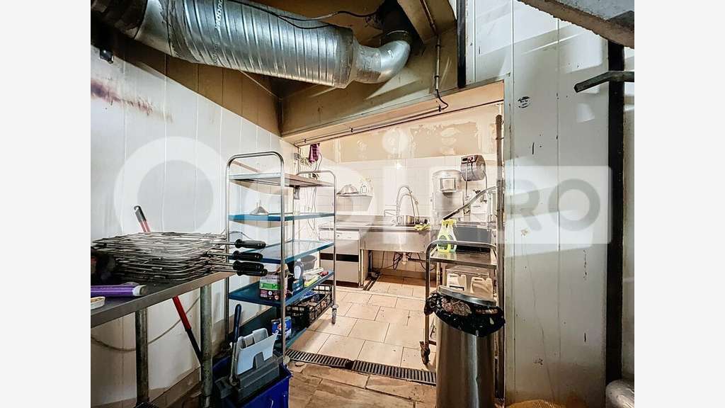 AV local commercial 130m² accès facile à Rantigny
