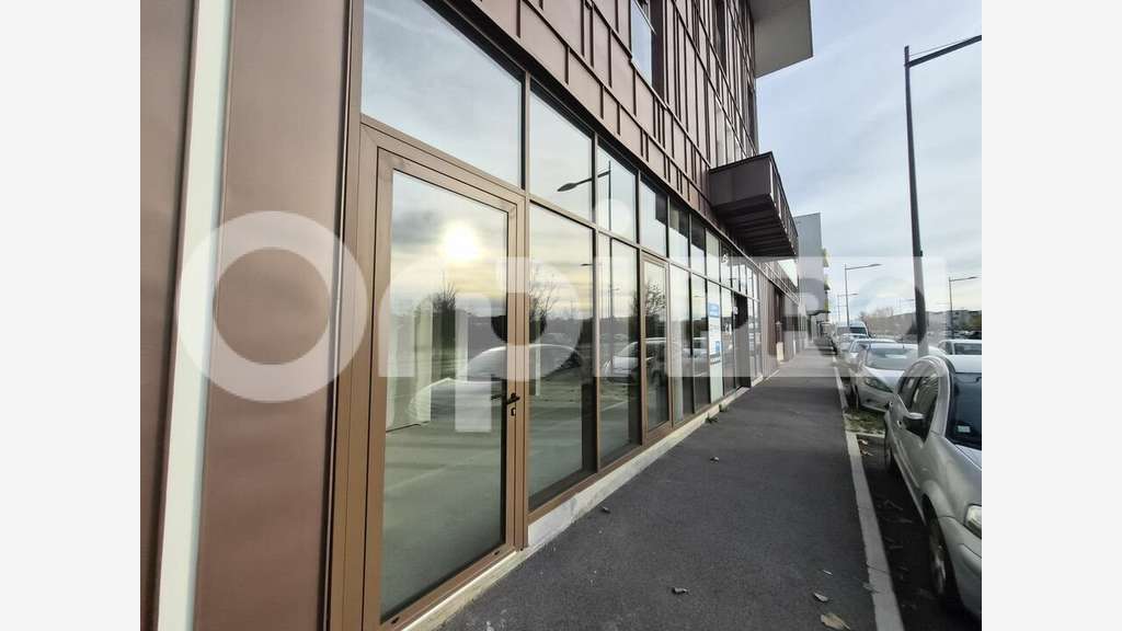 Local commercial neuf 174m² à vendre à Reims 