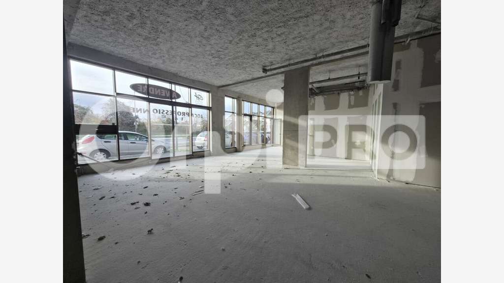 Local commercial neuf 174m² à vendre à Reims 