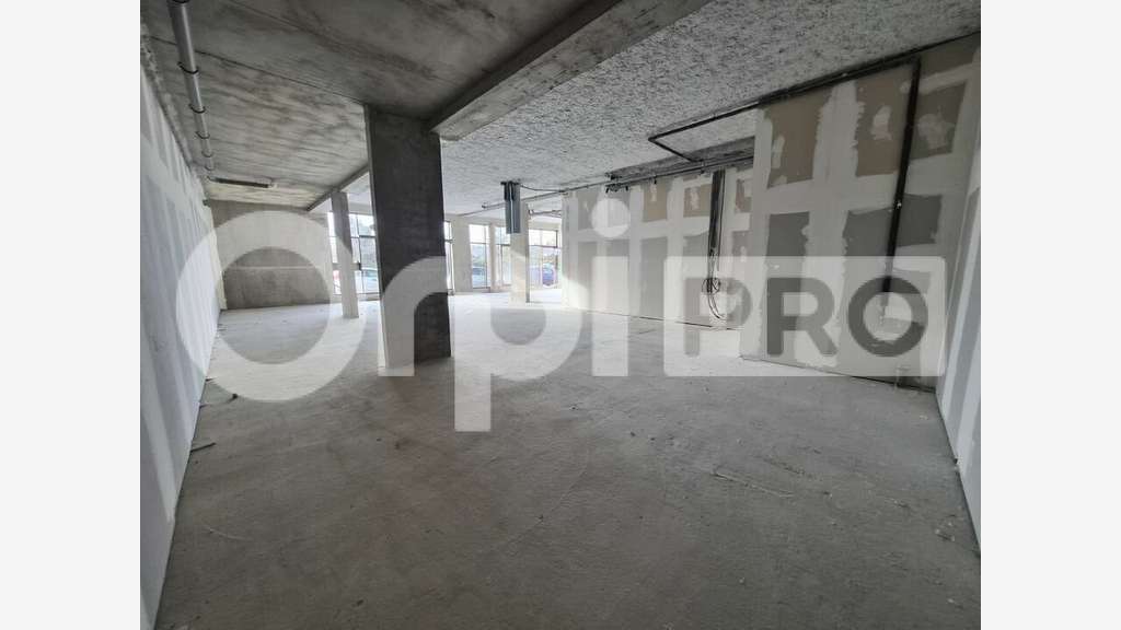 Local commercial neuf 174m² à vendre à Reims 