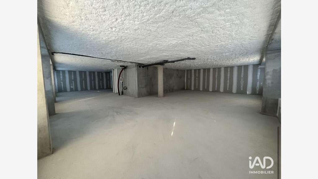 Vente local commercial 194m² axe passant à Reims