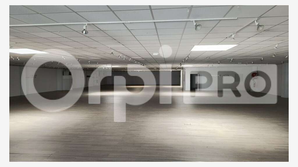 Local commercial de 950m² à vendre à Reims Murigny