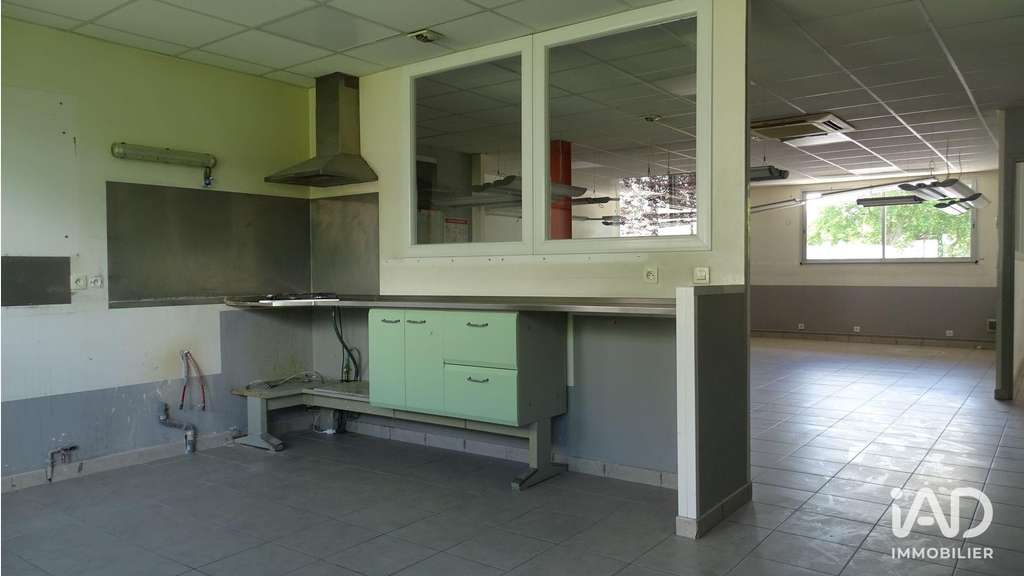 Location bâtiment de 250m² à Revel axe passant
