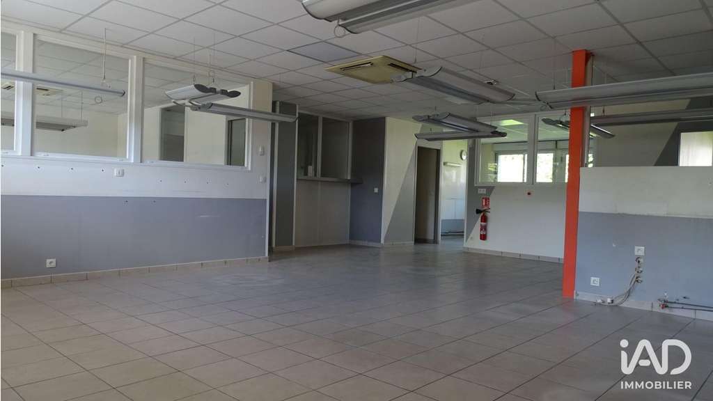 Location bâtiment de 250m² à Revel axe passant
