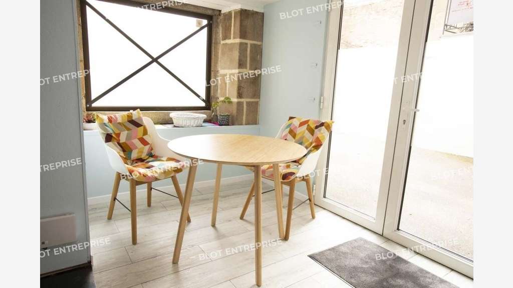 A vendre locaux commerciaux 88m² à Rezé