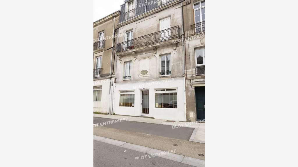 A vendre locaux commerciaux 88m² à Rezé