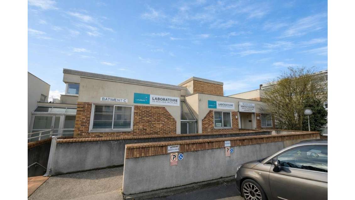 AV murs cabinet médical empl premium à Ris-Orangis