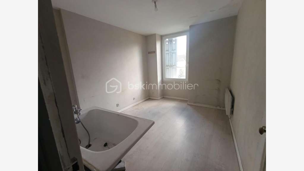 AV local commercial 47m² + appartement 30m² Rives