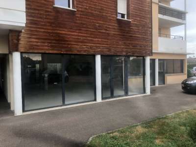 AV plusieurs cellules commerciales à Roanne