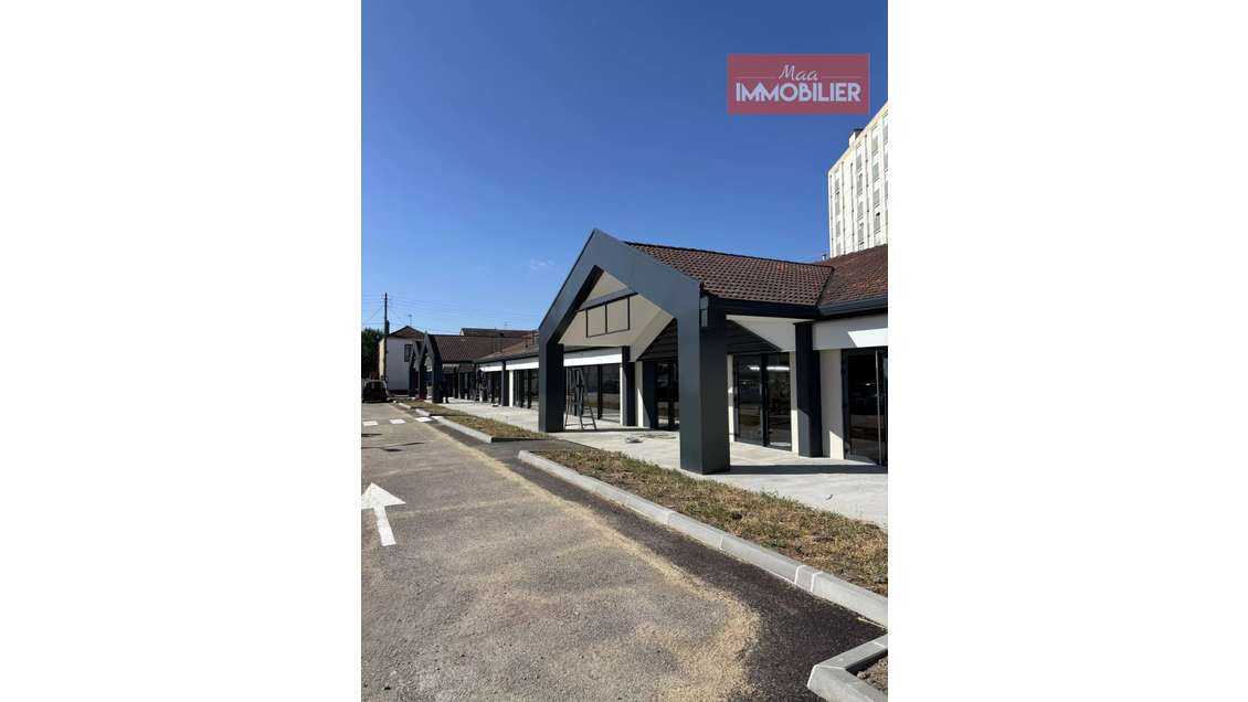AV plateaux commerciaux centre ville du Coteau