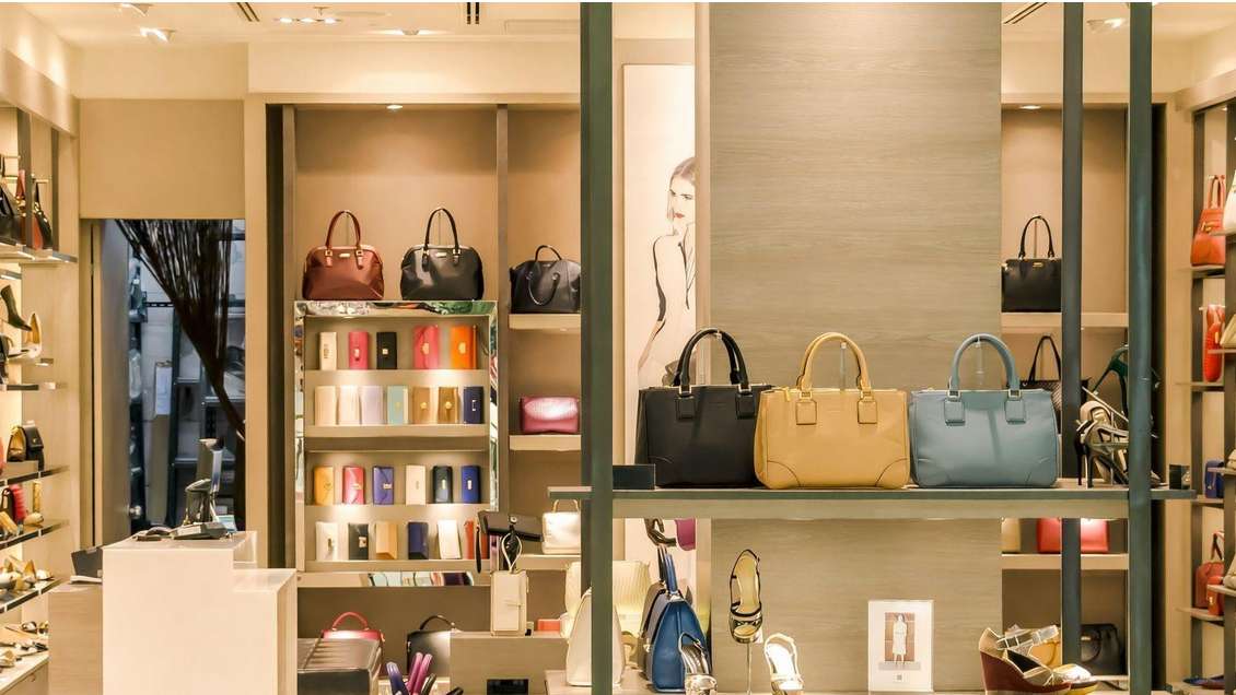 Vente local 390m² en centre-ville de Rochefort 