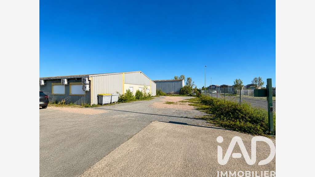 AV local industriel 430m² à Rochefort accès rapide