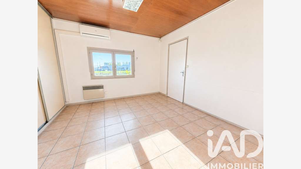 AV local industriel 430m² à Rochefort accès rapide