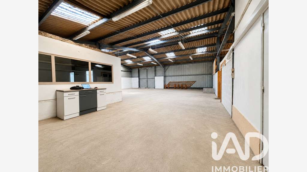 AV local industriel 430m² à Rochefort accès rapide
