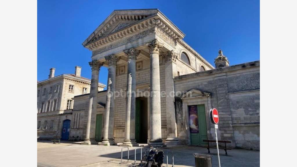 Local 30m² emplacement N°1 sur Rochefort
