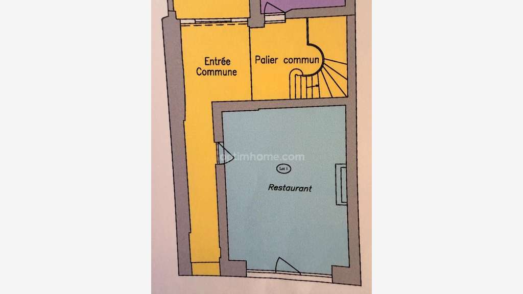 Local 30m² emplacement N°1 sur Rochefort