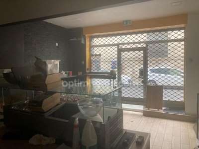 Local 30m² emplacement N°1 sur Rochefort