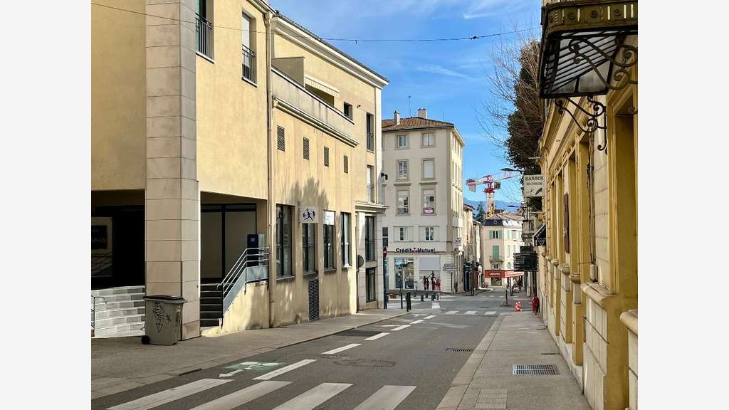 Murs commerciaux 46m² à Romans centre historique