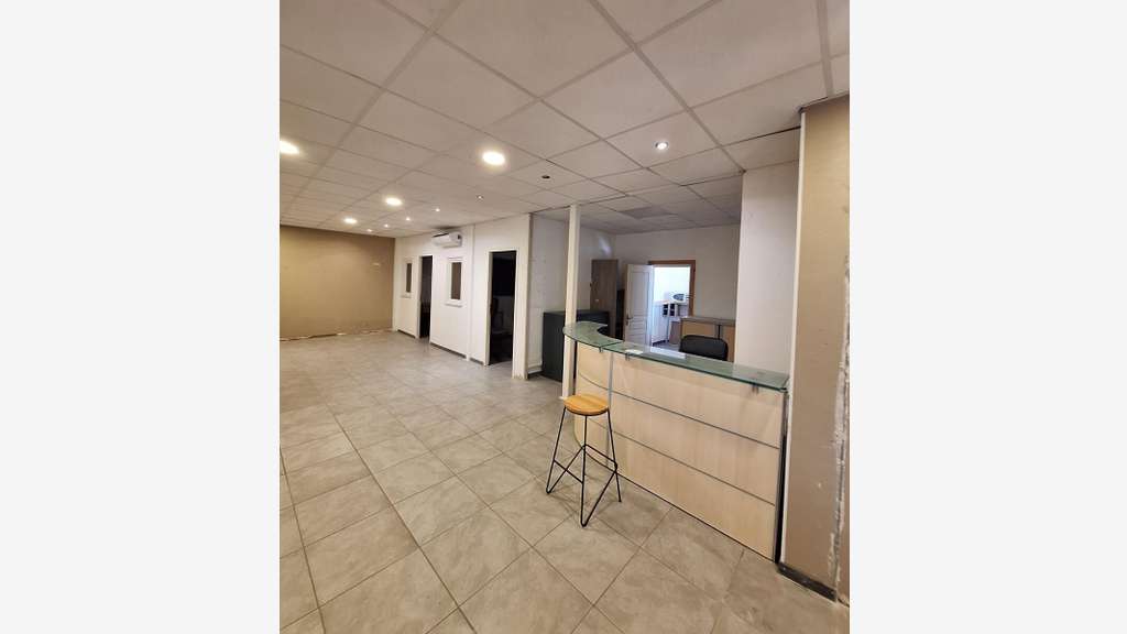 Bâtiment à vendre à destination commercial, de bur