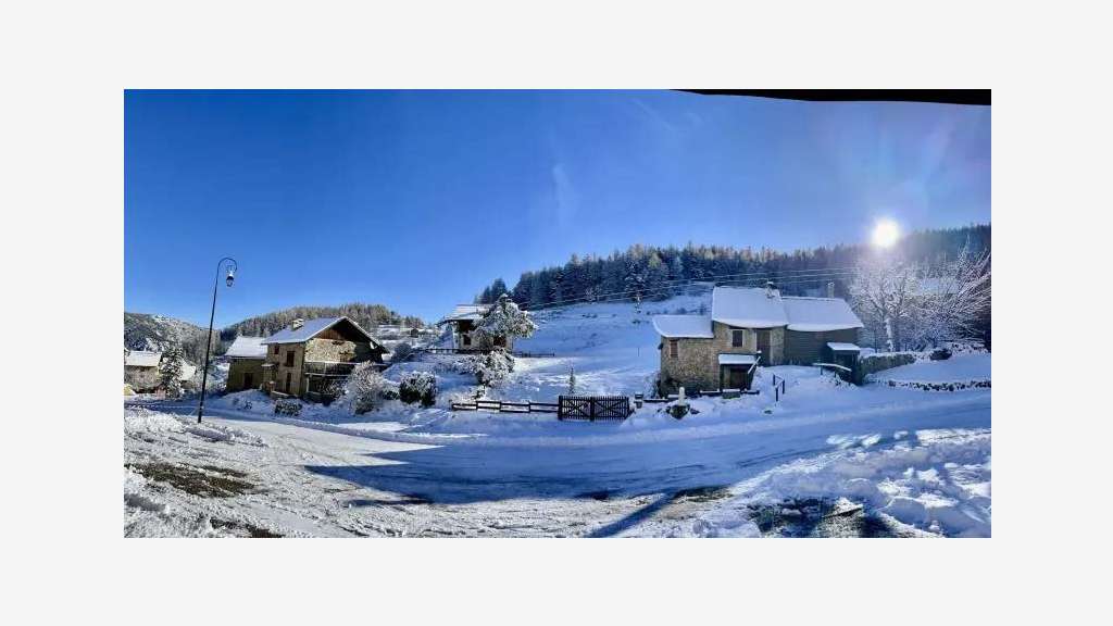 A vendre murs 62m² station familiale de Roubion
