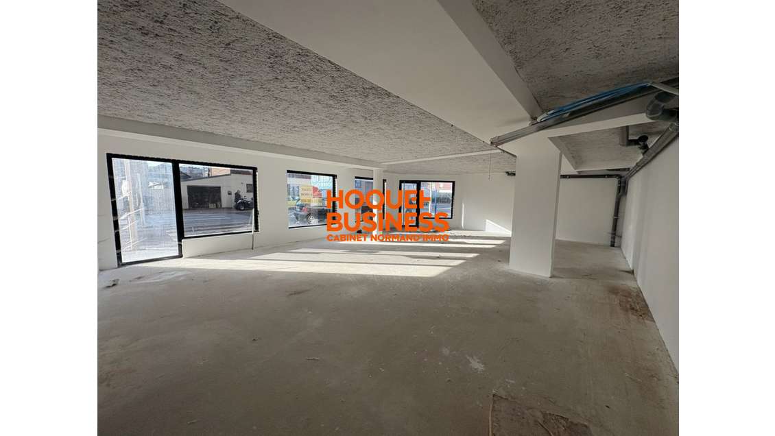 AV murs commerciaux neufs 120m² au Nord de Rouen