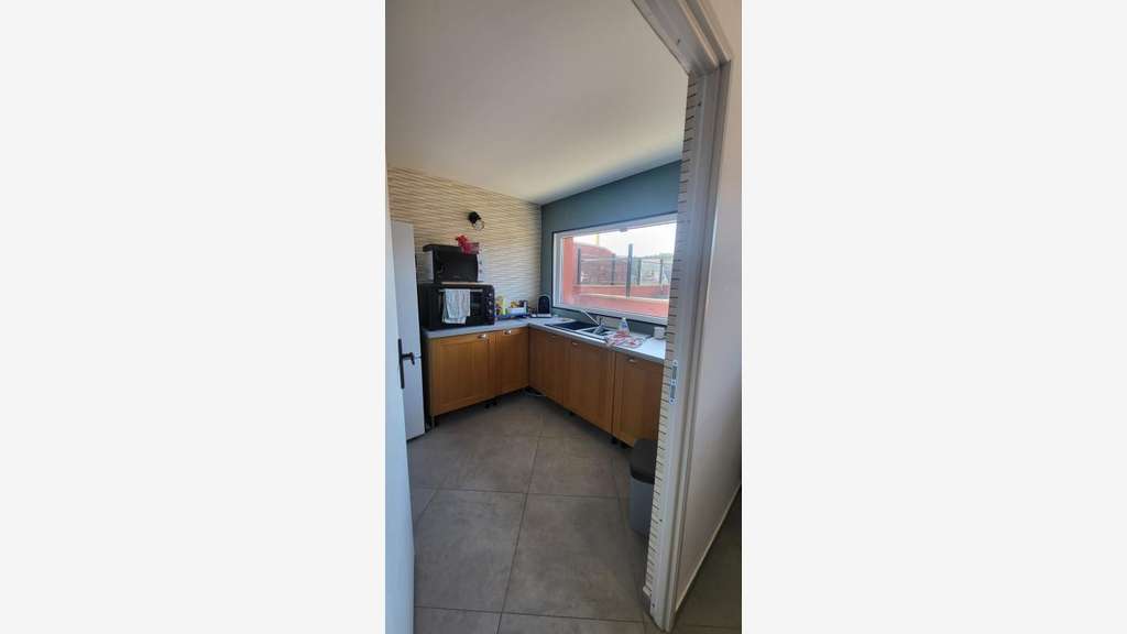 AV bureaux et entrepôt 900m² Rouxmesnil-Bouteilles
