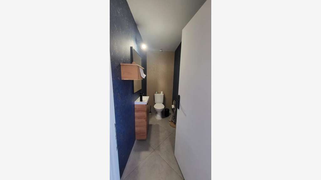 AV bureaux et entrepôt 900m² Rouxmesnil-Bouteilles