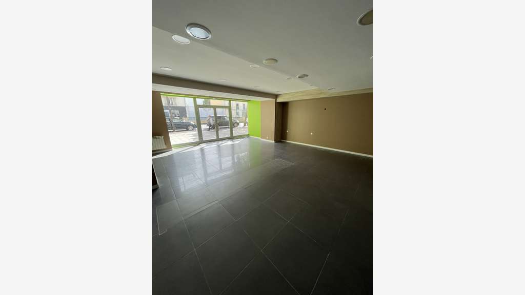A vendre murs commerciaux 148m² à Rueil-Malmaison