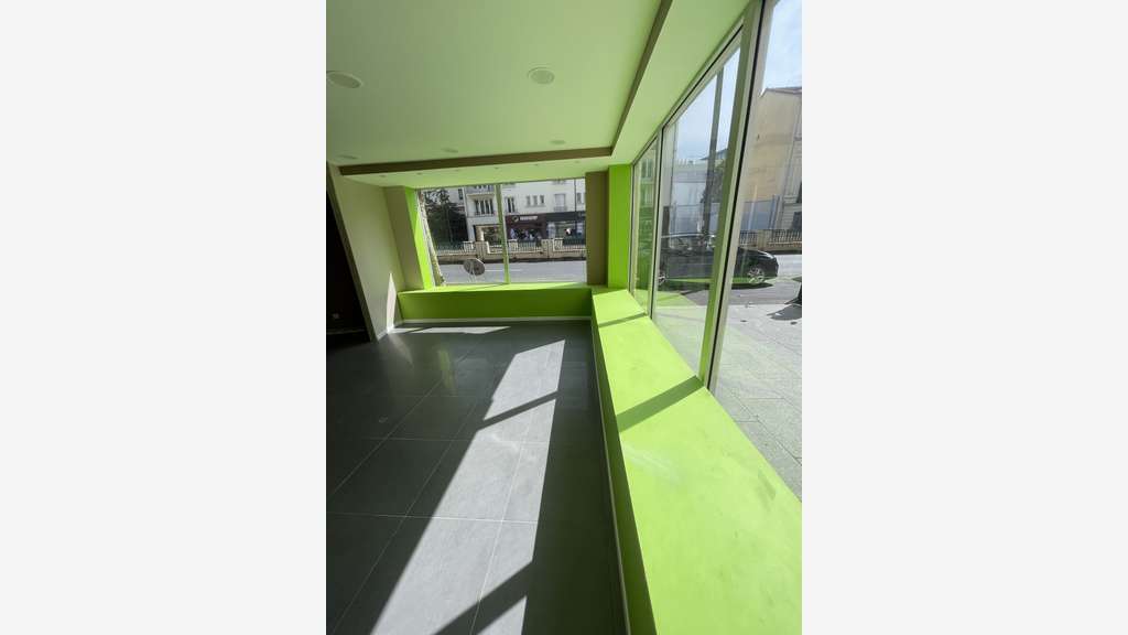 A vendre murs commerciaux 148m² à Rueil-Malmaison