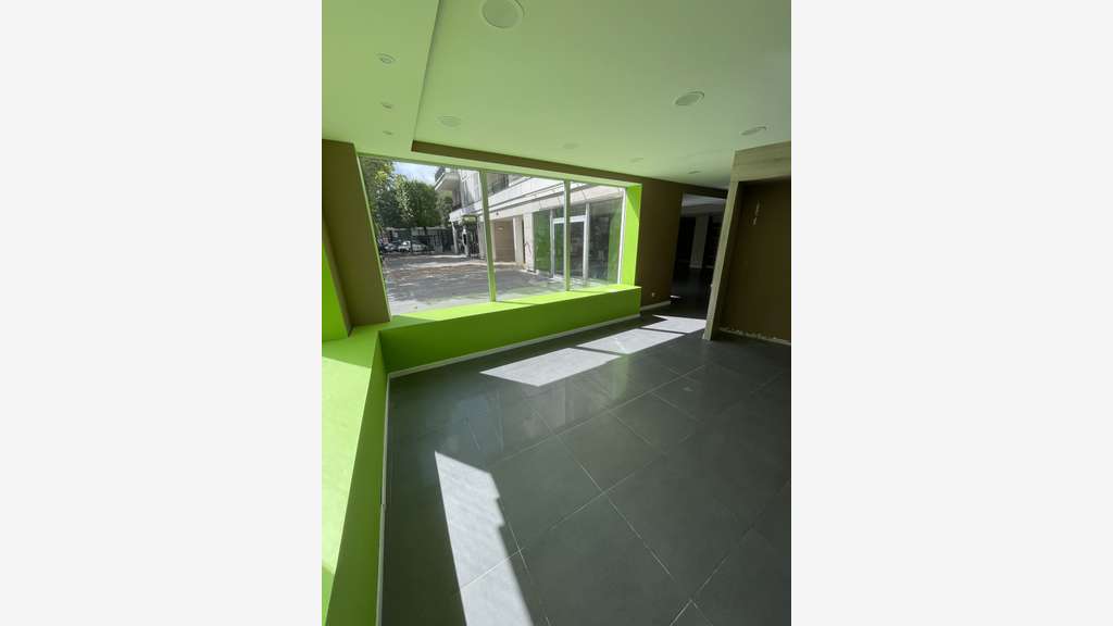 A vendre murs commerciaux 148m² à Rueil-Malmaison