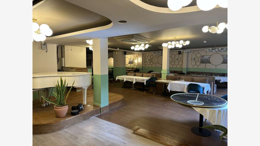 A vendre murs bar restaurant avec logement 92