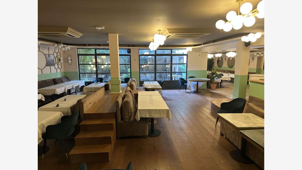 A vendre murs bar restaurant avec logement 92