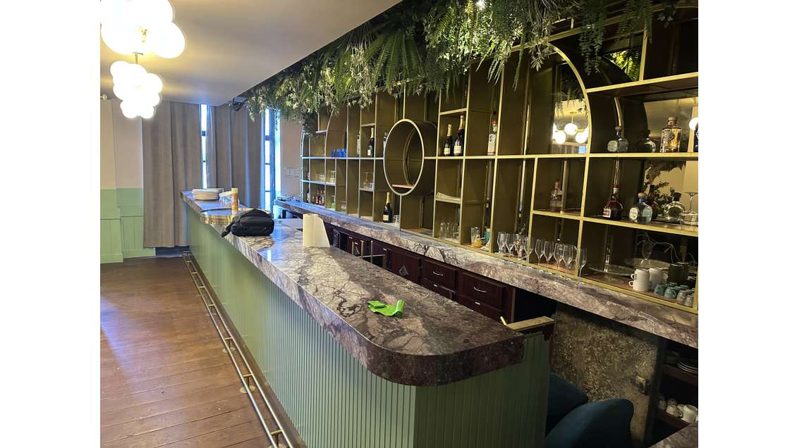 A vendre murs bar restaurant avec logement 92