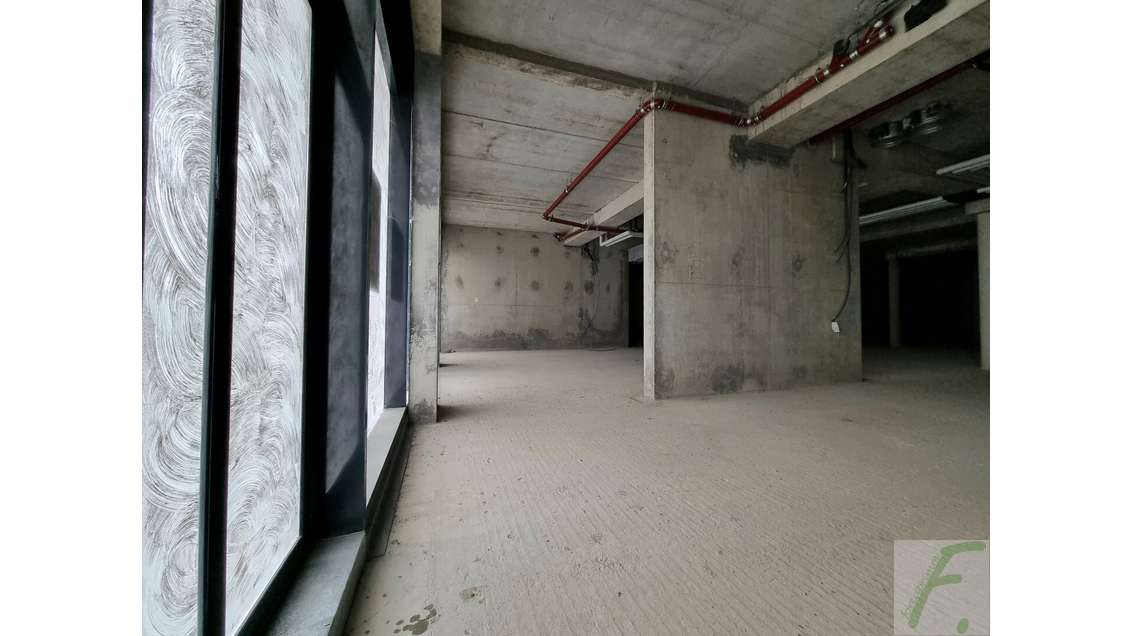 A vendre local commercial 417m² à Rumilly centre