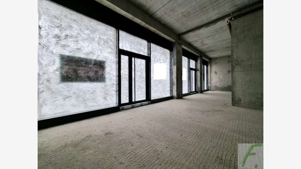 A vendre local commercial 417m² à Rumilly centre