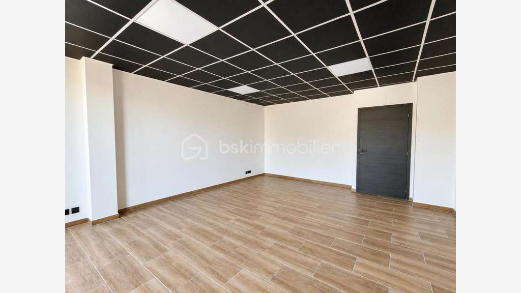 LOCAL PROFESSIONNEL 114 M² - RUMILLY À PROXIMITÉ I